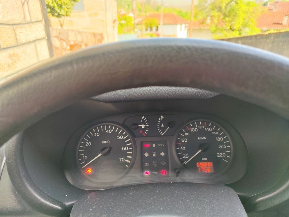 Renout Clio comercial