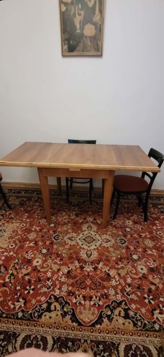 Stół drewniany  rozkładany retro antyk vintage  plus 4 krzesła komplet
