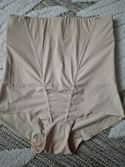 Majtki wyszczuplające Dunnes rozmiar 42.