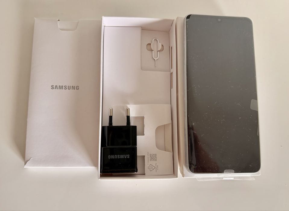 Samsung Galaxy A33 5G – 128 GB + Xiaomi redmi buds 3