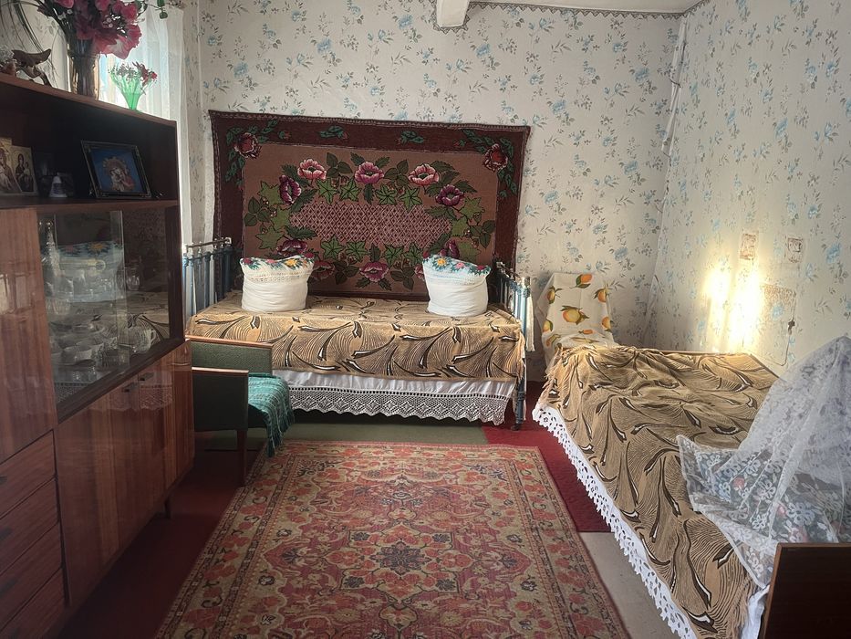 Продається будинок  за 100 км  від Києва