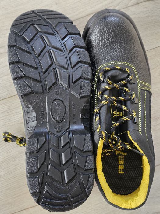 Buty robocze ochronne – nowe, rozmiar 43