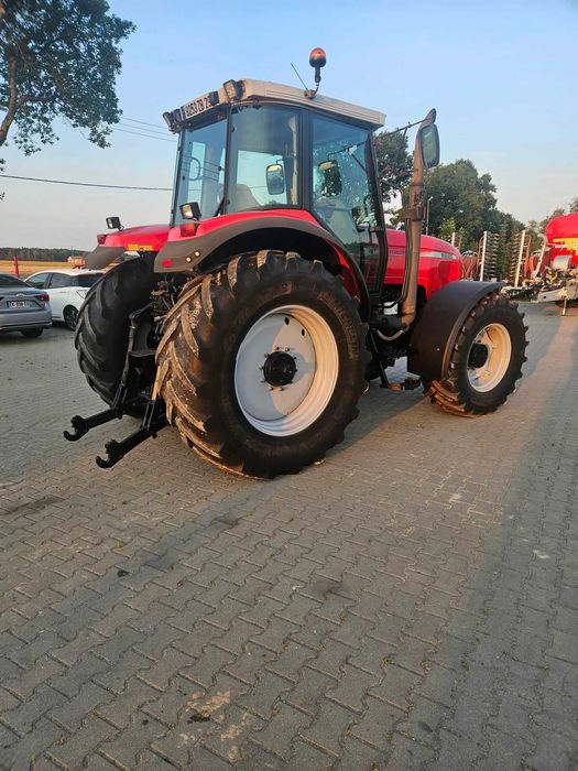 Ciągnik Massey Ferguson 8220