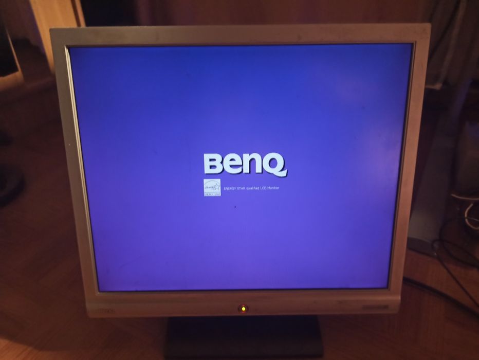 Хороший lcd монитор экран Benq g700