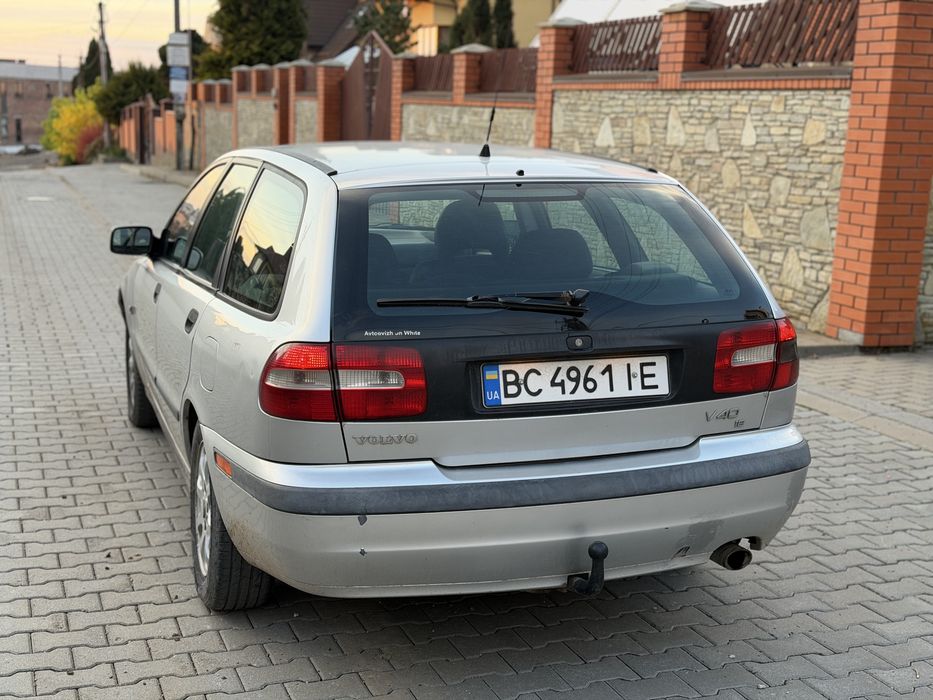 Продам Volvo v40  1.8 газ бензин