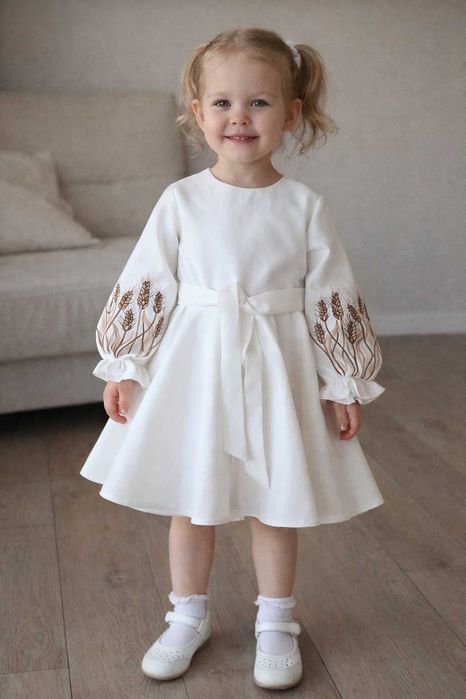 Сукні з вишивкою на дівчинку розміри 116-128