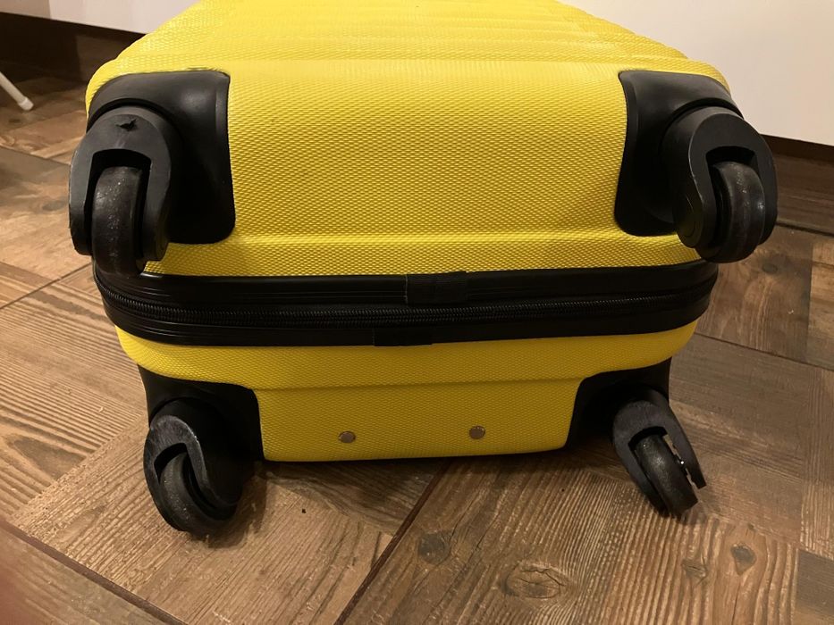 Walizka jak na zdjeciu