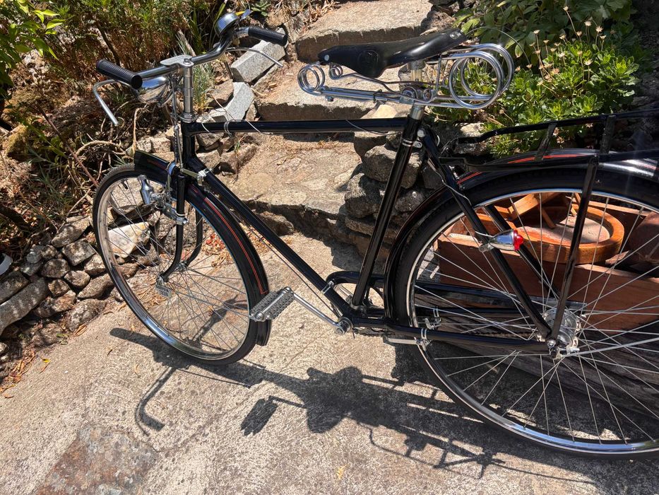 Bicicleta Clássica Portuguesa Restaurada | Matriculada em Gouveia (1939) | Peça de Coleção