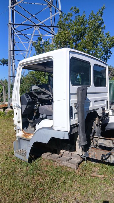 Cabine Nissan Atleon de 2000