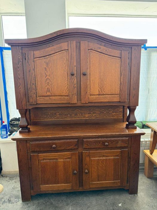 Дерев'яна та вмістка шафа-буфет / шафа на кухню, вітальню