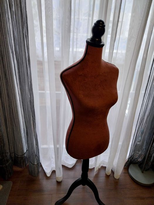 Cabide , busto roupa