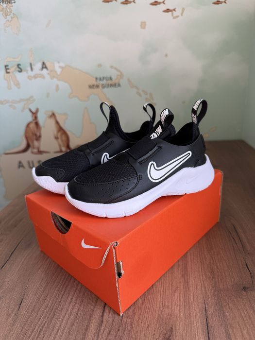 Кросівки nike  27 розмір