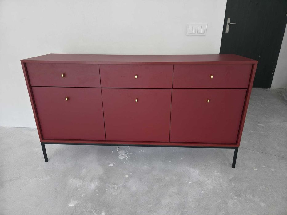 Używana komoda z szufladami