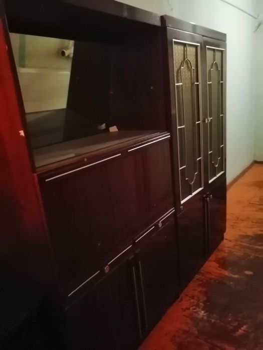 Стенка(Шкаф)  отдам даром