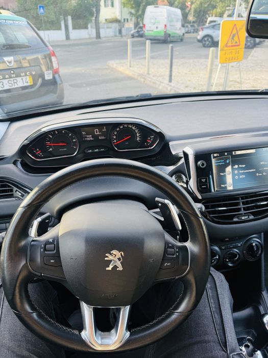 Peoguet 208, 2015 Caixa Automatico 1.2 Gasolina