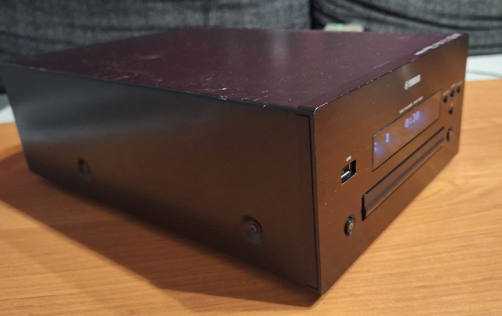 Yamaha R-840 odtwarzacz DVD, DivX, USB, pianocraft.