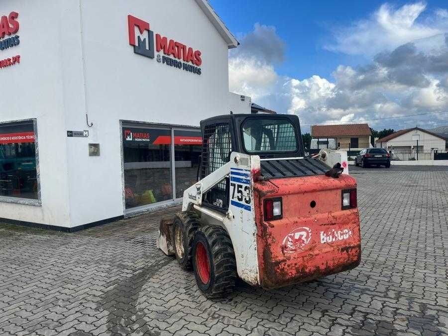Mini pá carregadora BOBCAT 753