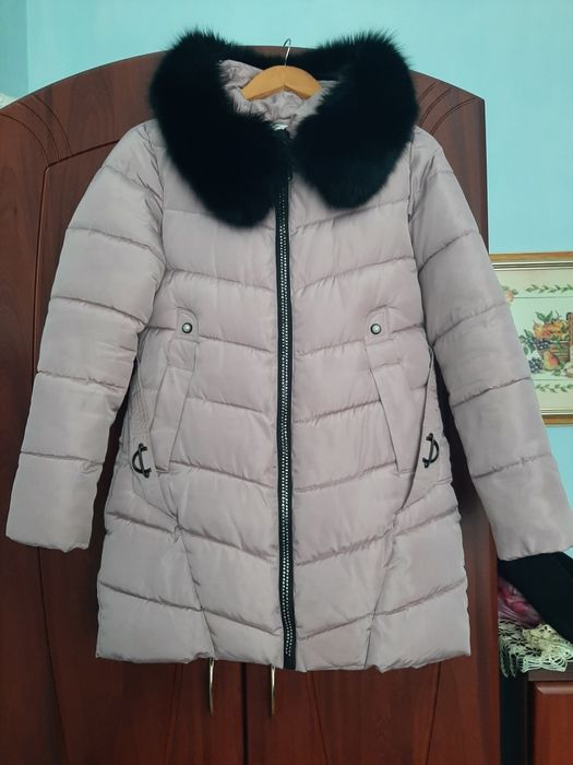 Зимова жіноча куртка
