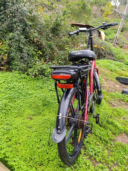 Lacros bicicleta elétrica em bom estado