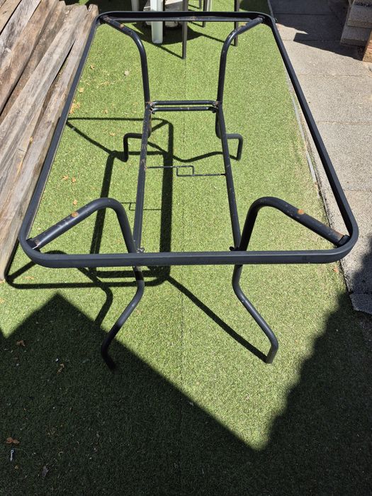 Cadeiras de jardim/restauração  + mesa