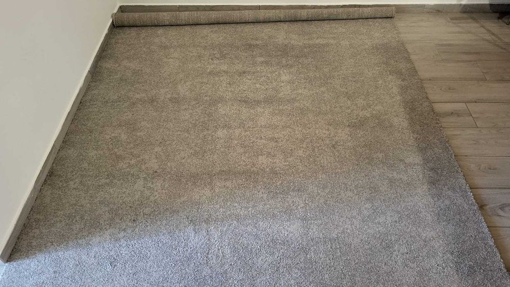 Tapete Cinza "Stoense" em bom estado, 200x300