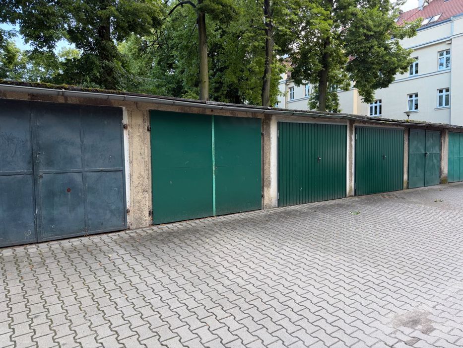 Garaż murowany ok. 15m2 Poznań Tokarska