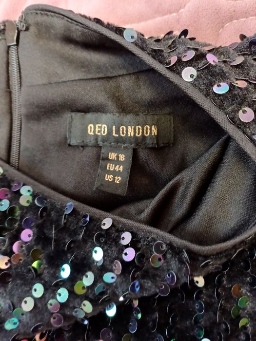 Плаття з пайєтками