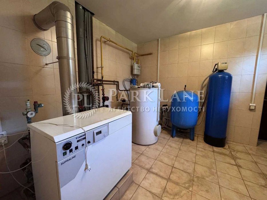 Продаж будинок 384 кв.м 6 соток Київ до метро 10 хв ГАЗ Підвал