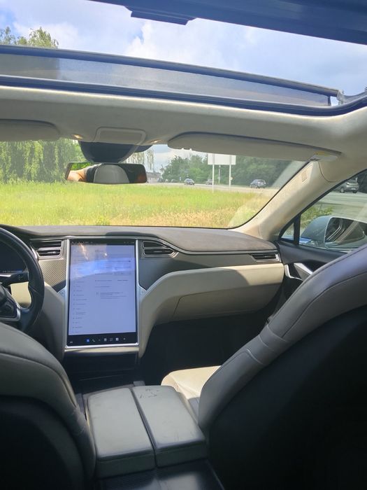 Tesla model S 90D Intel