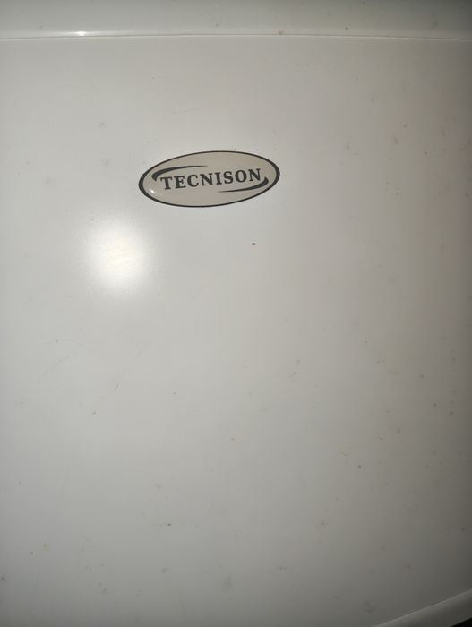 Frigorifico TECNOGAS modelo JF1445, com classe energética A+, consumo