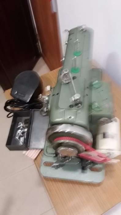 Máquina de costura REFREY Transforma