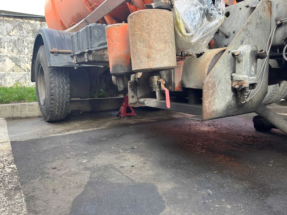 Асенізатори МАЗ-533702 2012р