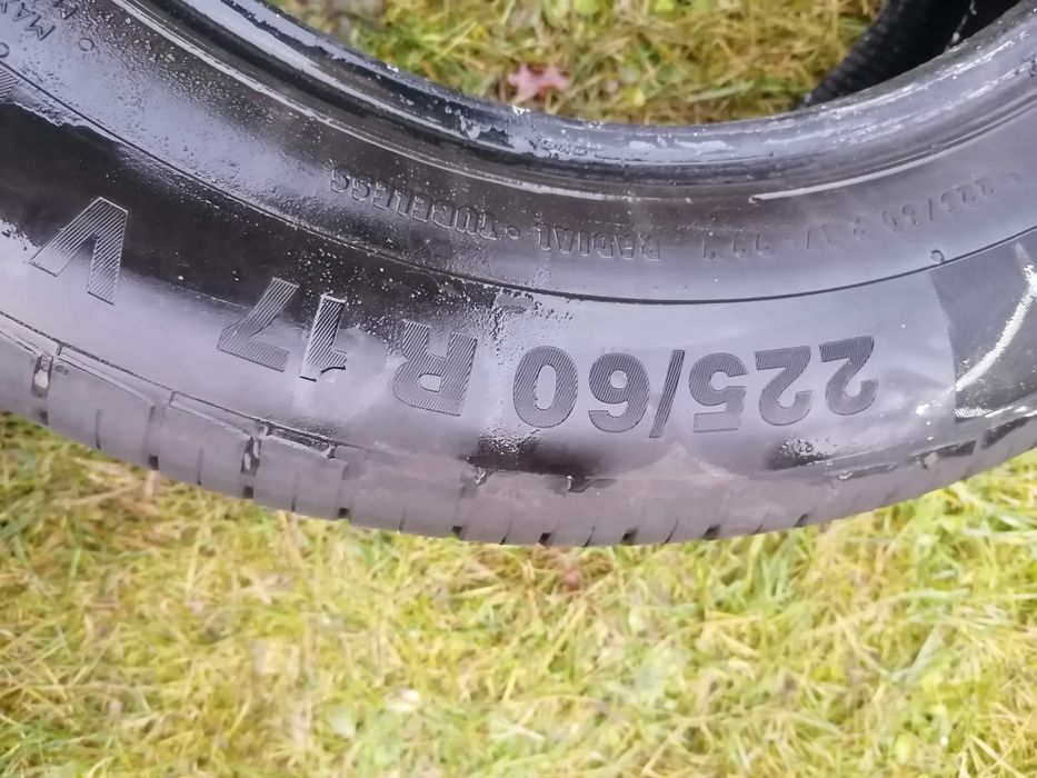 Komplet Opon Continental conti premium contact 5 rozm.225/60/ 17