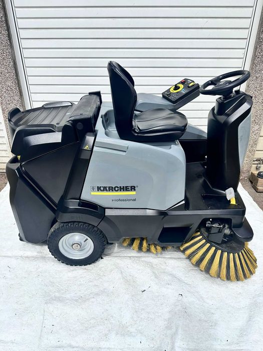 Karcher km 105/100 підмітальна прибиральна машина