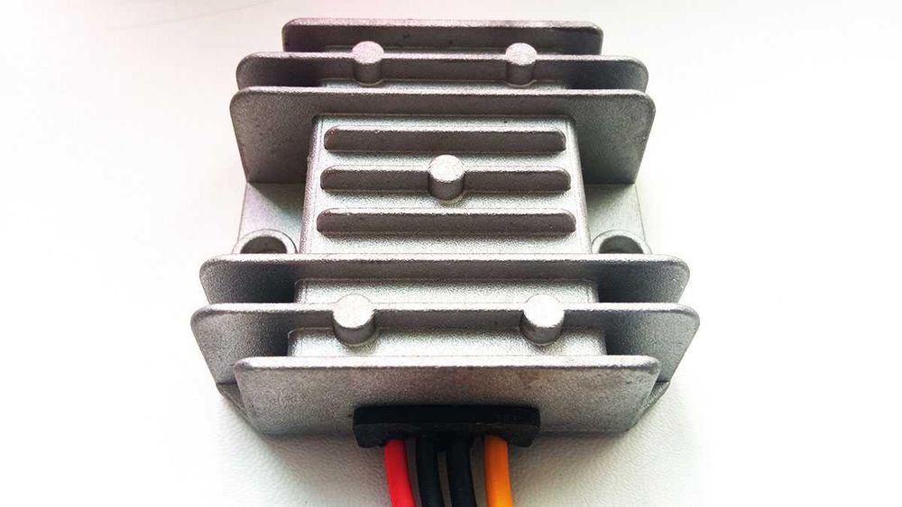 Перетворювач живлення знижувальний DC-DC 12/24-5V USB