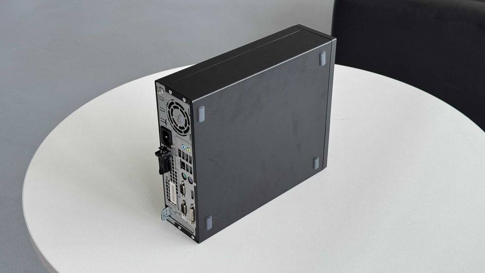 Computador FUJITSU ESPRIMO C720 (i5, 8GB, SSD, Windows 10 Pro)