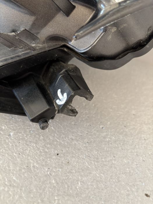 Lexus IS III 3 lampa lewy przód lewa przednia