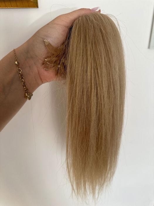 Naturalne włosy po micro ringach brąz blond