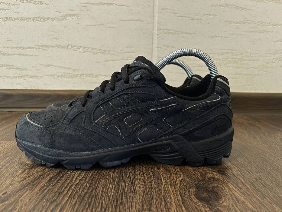 Жіночі кросівки Asics