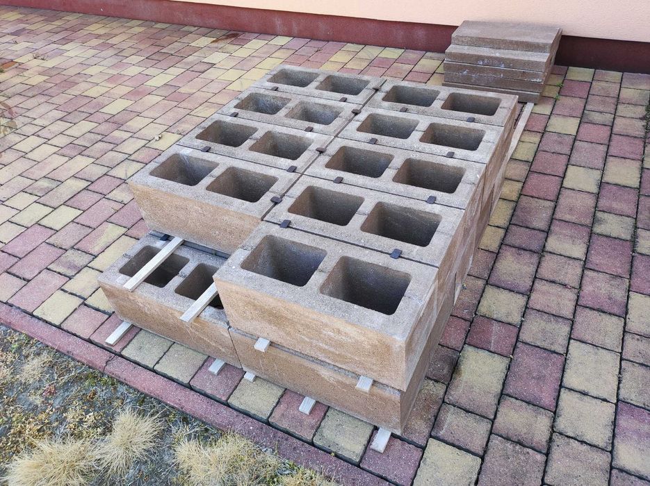 Bloczki ogrodzeniowe i daszki continental-pastelowa harmonia-Bruk-Bet