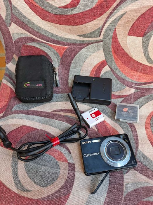 Máquina Fotográfica Sony Cyber-shot - Modelo DSC-W130 (Estética Retro / Y2K)