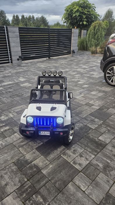 JEEP 4x4 Auta na akumulator SKÓRA GUMA 4 SILNIKI, 2x 12v 9ah, pilot,