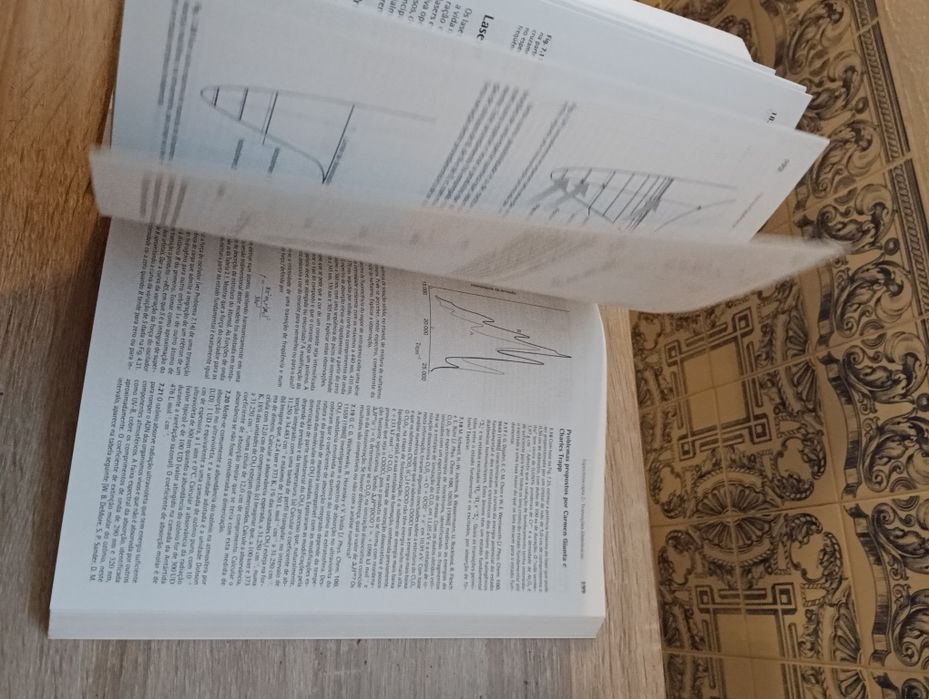 Físico-Química, Volume 1, 2 e 3 - 6ª edição, escrito por Peter Atkins