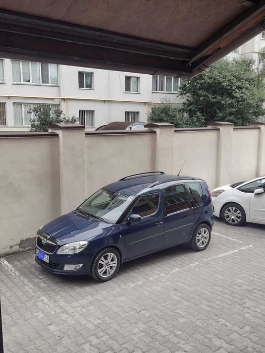 Продам skoda ROOMSTER 1.6TDI