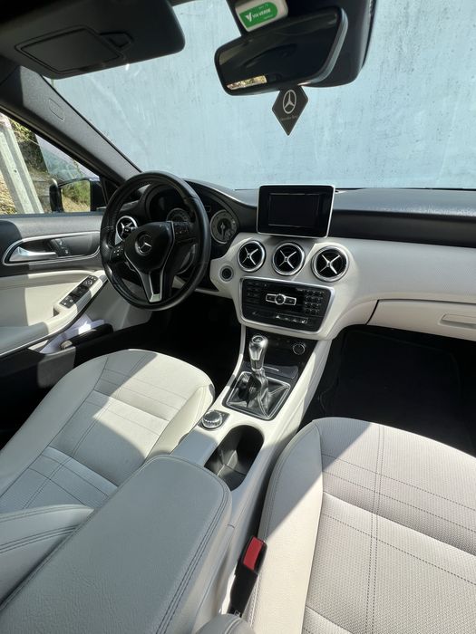 Mercedes benz A180