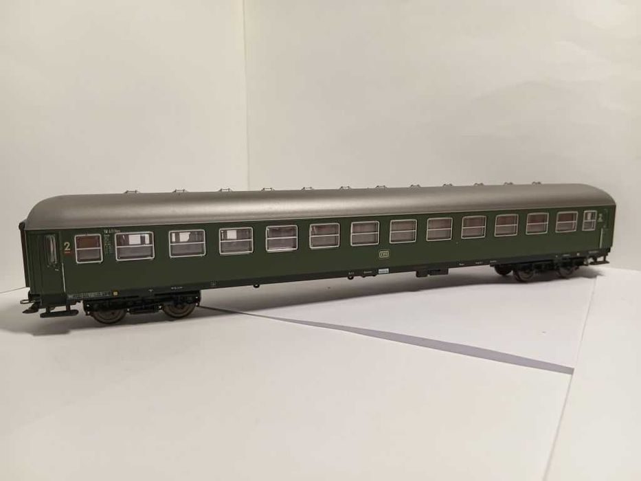 Пасажирський вагон. Lima 309178k. Піко. Залізниця Piko НО 1/87