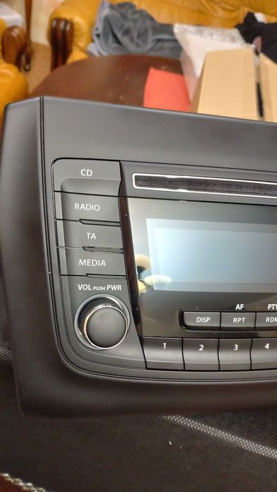 SUZUKI SWIFT MK8 fabryczne RADIO CD  BLUETOOTH 2017+ europa , jak nowe