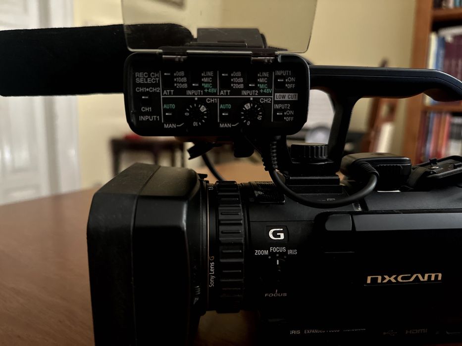 Câmara de Filmar Sony HXR-NX70 (Novo Preço)