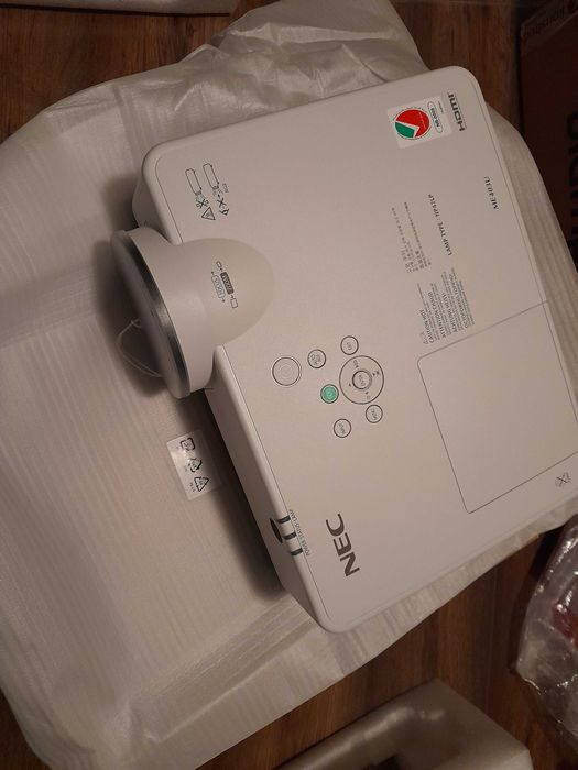 Nowy projektor NEC NP-ME403UG
