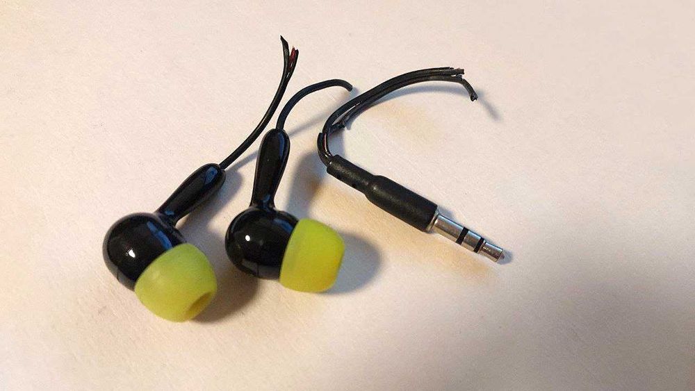 Навушники AWEI б/в, Fone Bluetooth навушники, запчастини  навушників